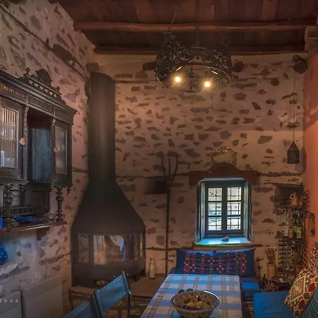 Urania Traditional Stone House Pinakatai Exterior photo